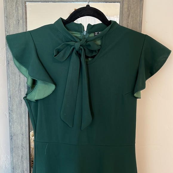 • Green Midi Dress • - Picture 2 of 2